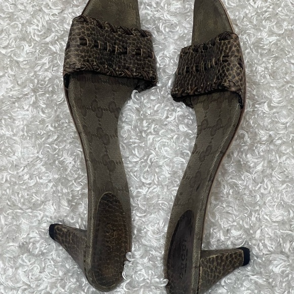 Gucci Leather and GG Canvas Slide Sandals Heels - Picture 5 of 10